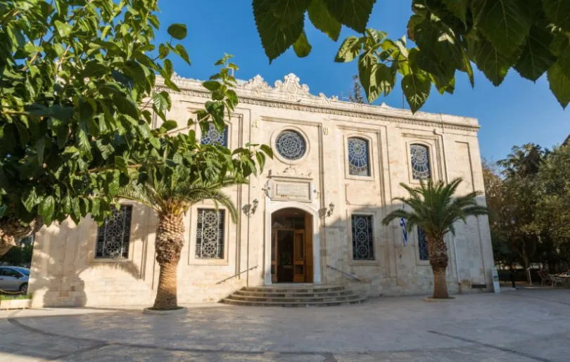 Entdecke die Sankt Titus Kirche auf deiner Kreta Selbstfahrerreise