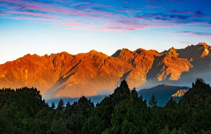 Entdecke den wunderschönen Sonnenaufgang auf deiner aktiven Nepal Reise
