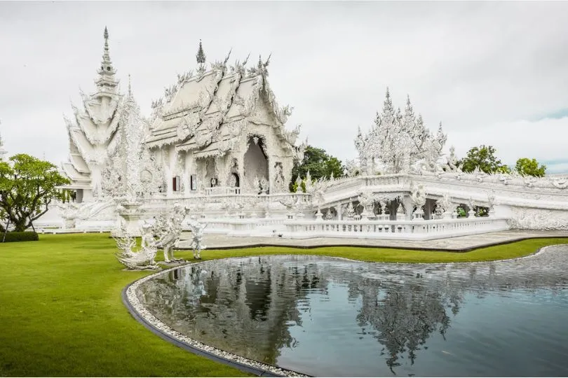 Der weiße Wat Rhong Khun Tempel