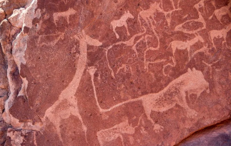 Einmalige Wandmalereien in Namibia