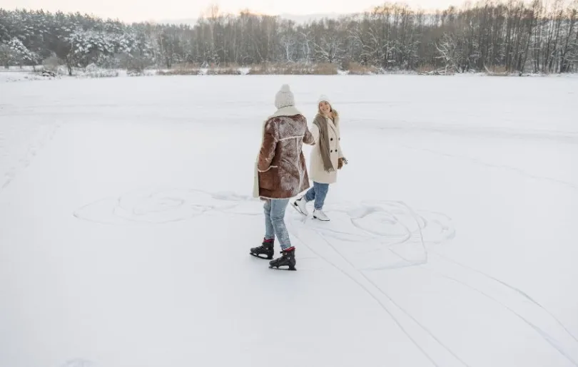 Eislaufen im Schwedischen Winter