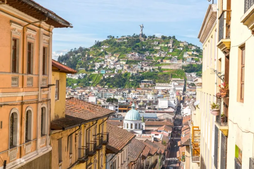 Besuche Quito, die hohe Hauptstadt Ecuadors