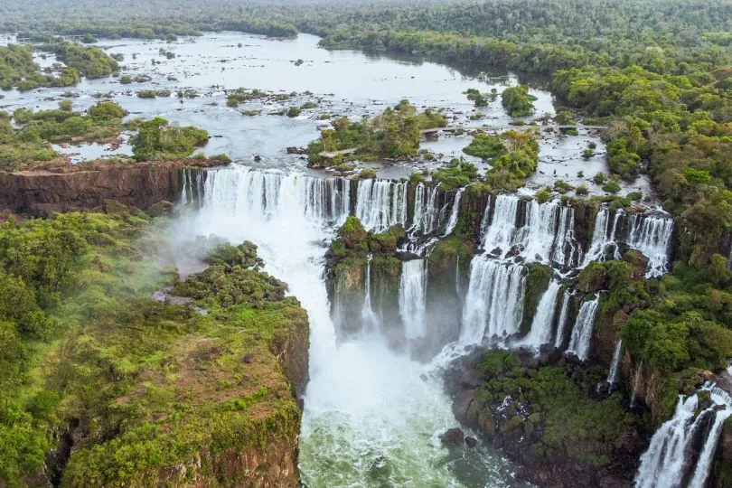 Entdecke die Iguazú Wasserfälle auf deiner Argentinien Highlight Reise