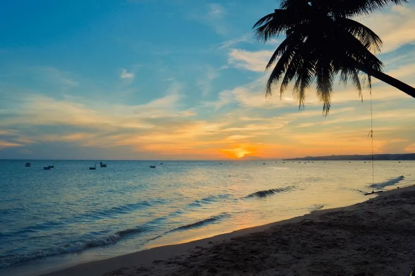 Entdecke Nha Trang auf deiner Reise durch Vietnam mit dem Zug