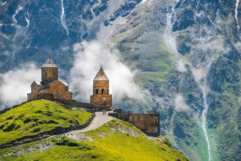Entdecke die Dreifaltigksitskirche auf deiner Georgien Aserbaidschan Reise