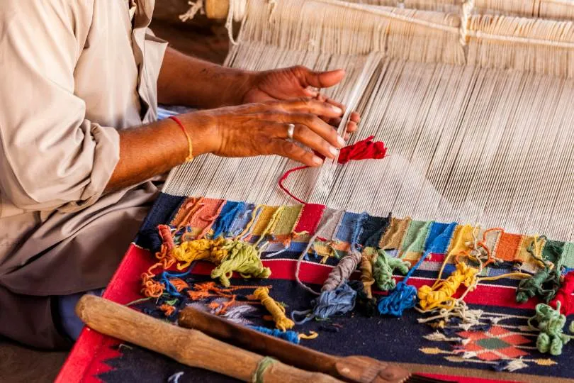 Entdecke lokale Handwerkskunst bei deiner Rundreise durch Rajasthan