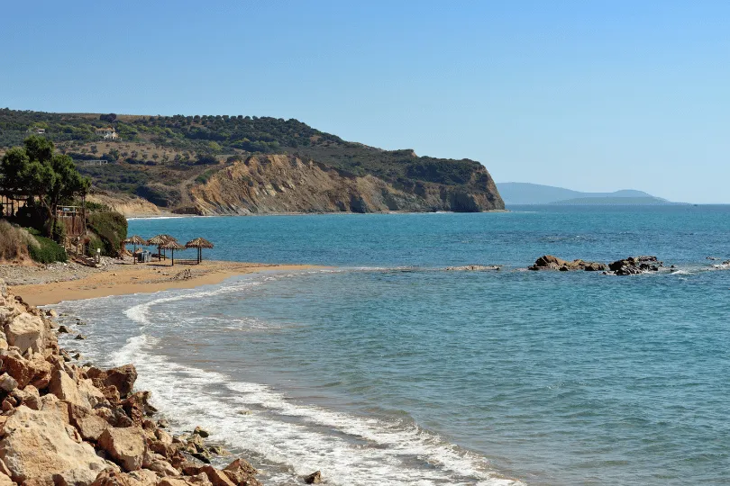 Entdecke den wunderschönen Strand bei Methoni auf der Peloponnes Rundreise in Griechenland mit dem Mietwagen