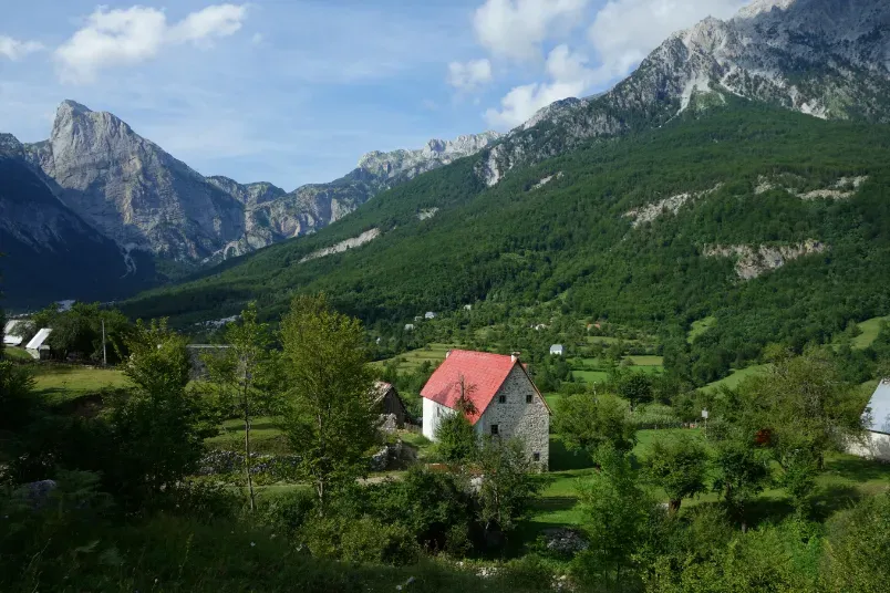 Bergpanorama von Theth in Albanien