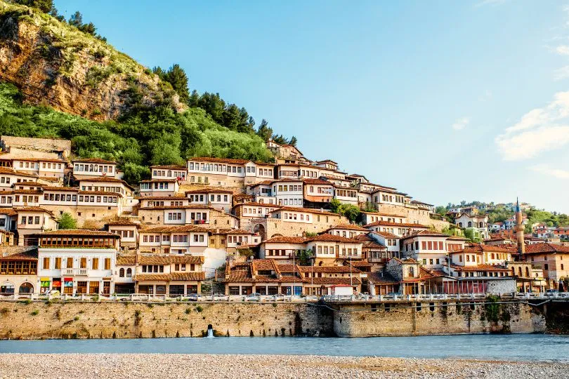 Blick auf die Altstadt Berat in Albanien 