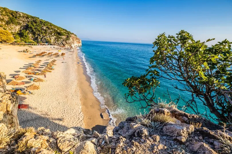 Strand von Gjipe in Albanien