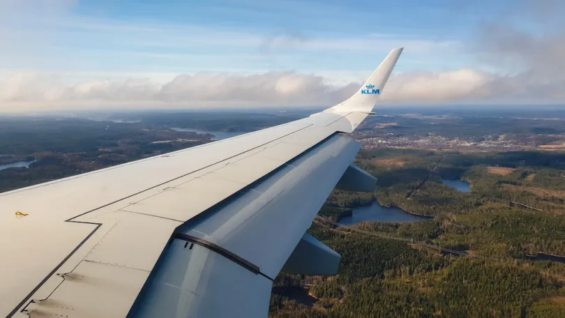 Flugzeug fliegend