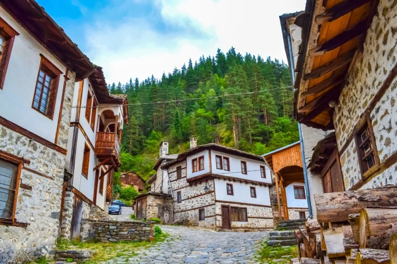 Das Dorf Shiroka Laka in Smolyan