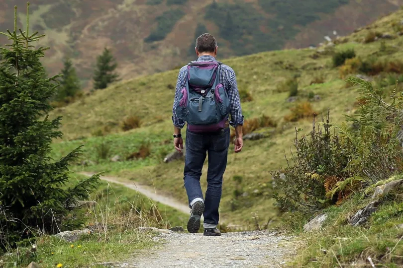 Wanderer in den Bergen Nordmazedoniens.