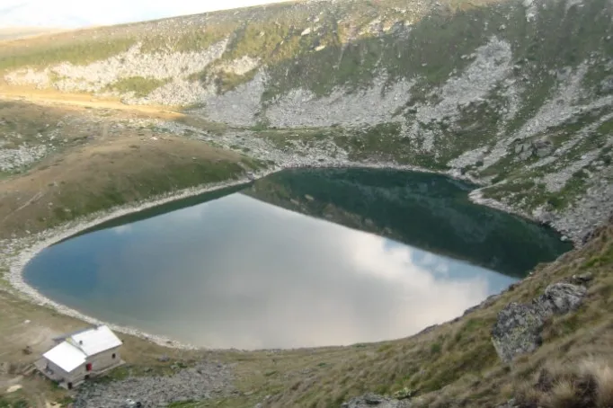 Wandern in Nordmazedonien - See im Pelister-Nationalpark.