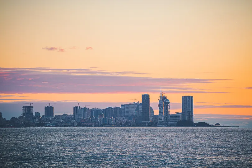 Stadt am Meer in Georgien.