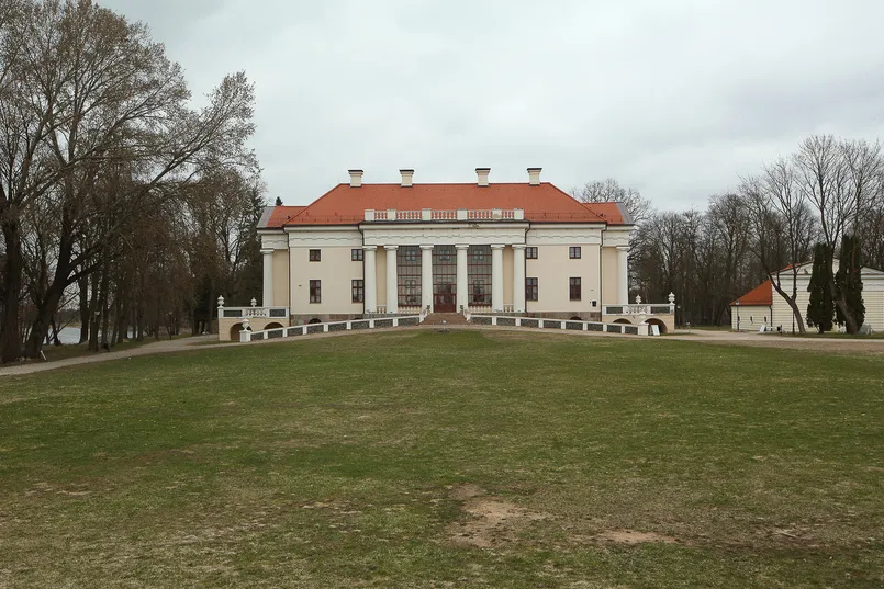 Hotel Pakruojis Manor, Litauen von vorne Sicht.