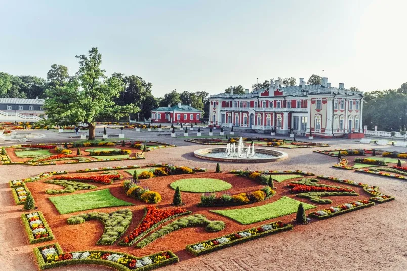 Aussicht auf dem Garten vor dem Museum.