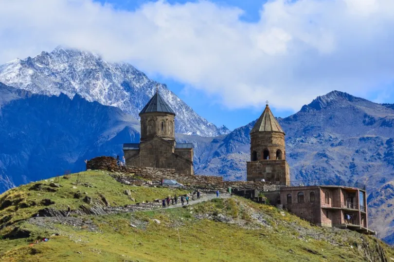 Ansicht der Kirche von Gergeti Trinity in Georgien