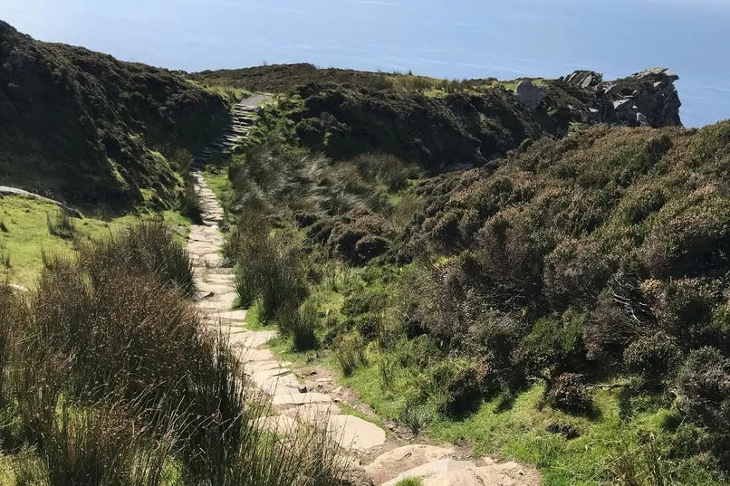 Wanderweg in Slieve League, Irland.
