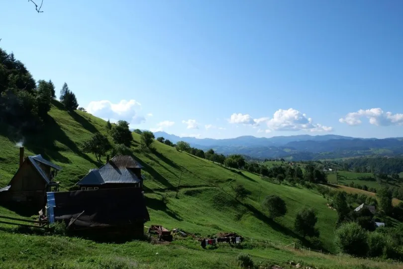 Magura dorf in Rumänien, umgeben mit viel Natur und Berge.