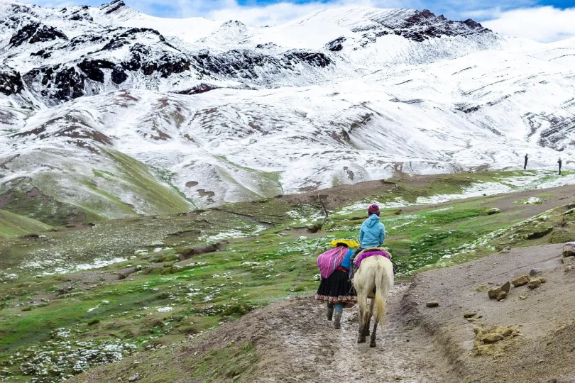 Schneebedeckte Berge in Peru.