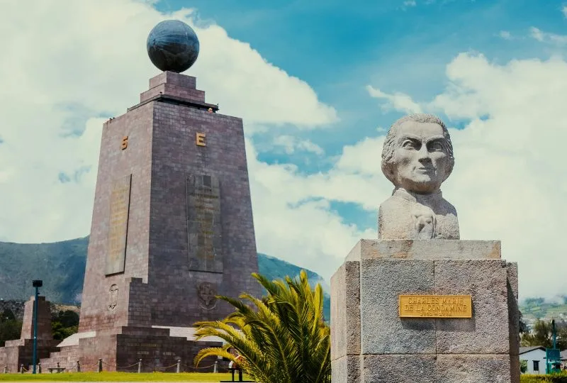 Mitad del Mundo am Äquator in Ecuador.
