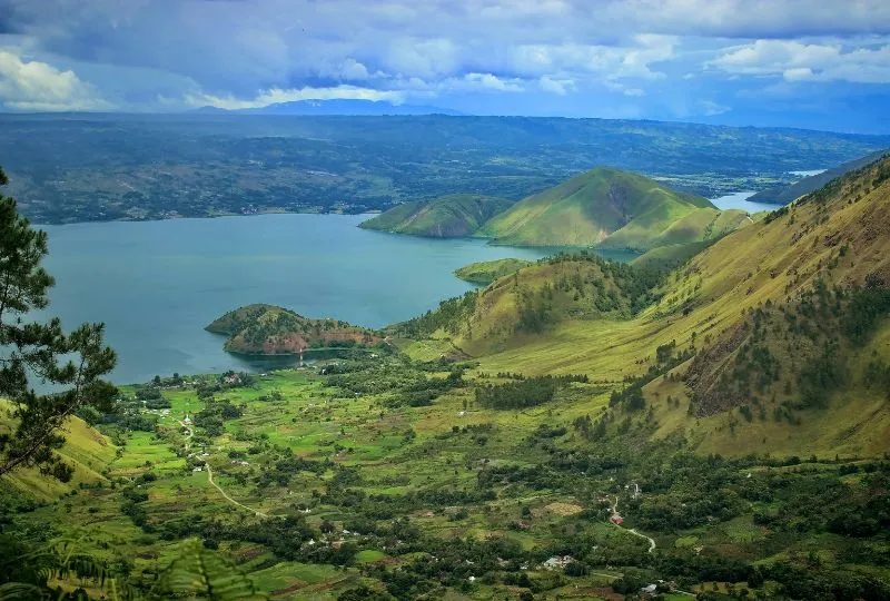 Sumatra - Lake Toba und Insel Samosir.