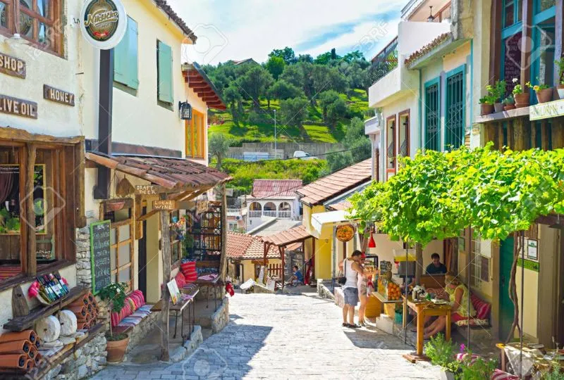 Bunte Straße in Montenegro