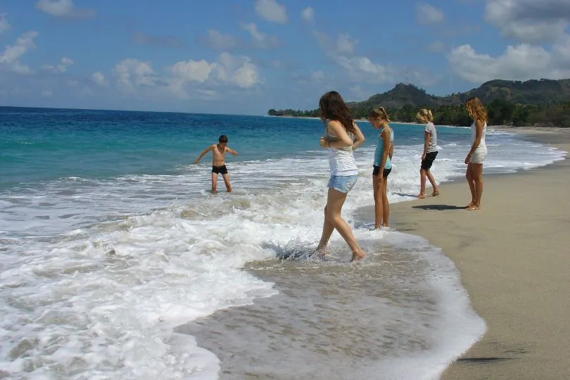 Indonesien Familienreisen - Strandtage sorgen für entspannte Pausen.
