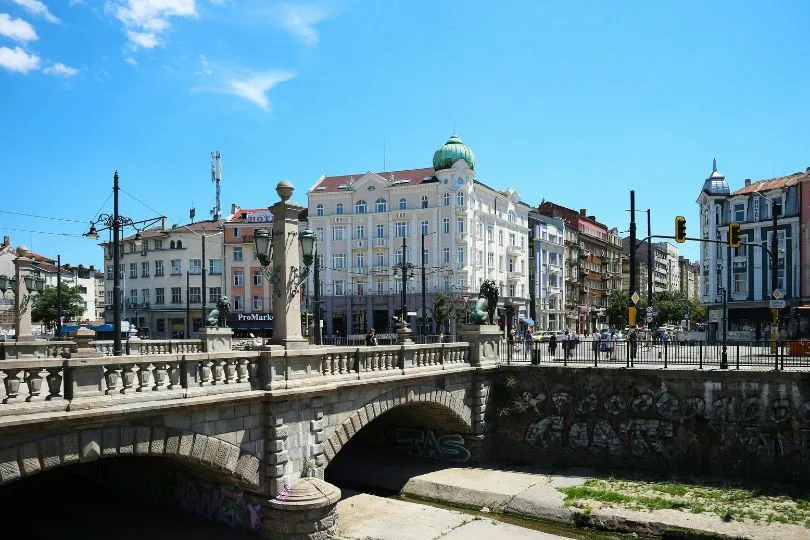 Die Löwenbrücke in Sofia, der Haupstadt Bulgariens.