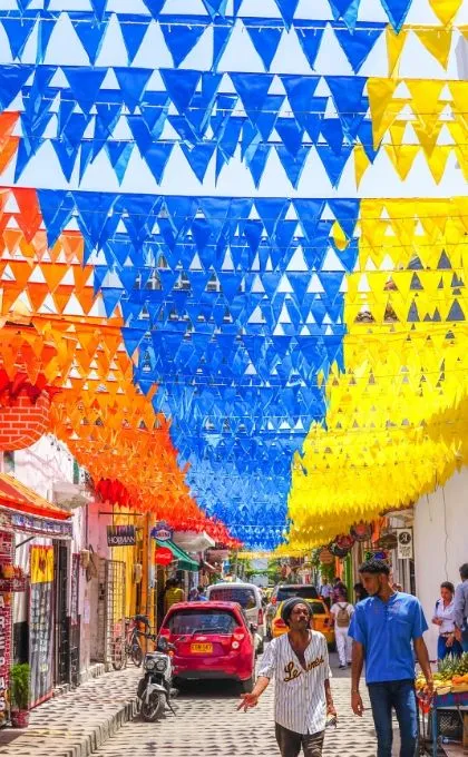 Reiseziele im Juli: Straßenfest in Kolumbien