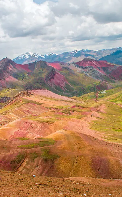 Die Aussicht auf die Rainbow Mountains in Peru