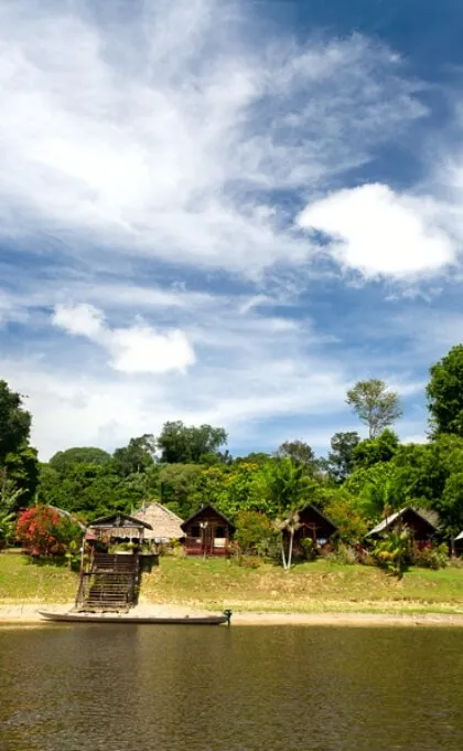 Hölzerne Häuser in Suriname