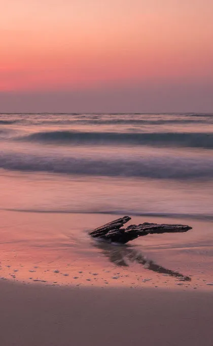 Ein Sonnenuntergang an einem Strand in Kambodscha