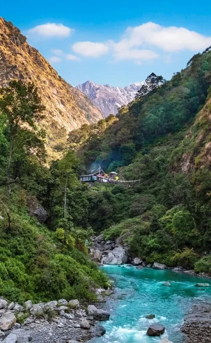 Die weiten Berge im Kathmandu Tal