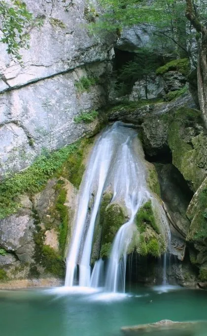 Einsamer Wasserfall