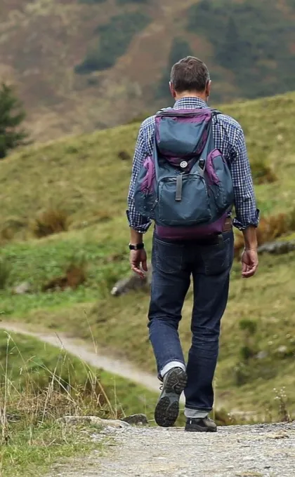 Wanderer in den Bergen Nordmazedoniens.