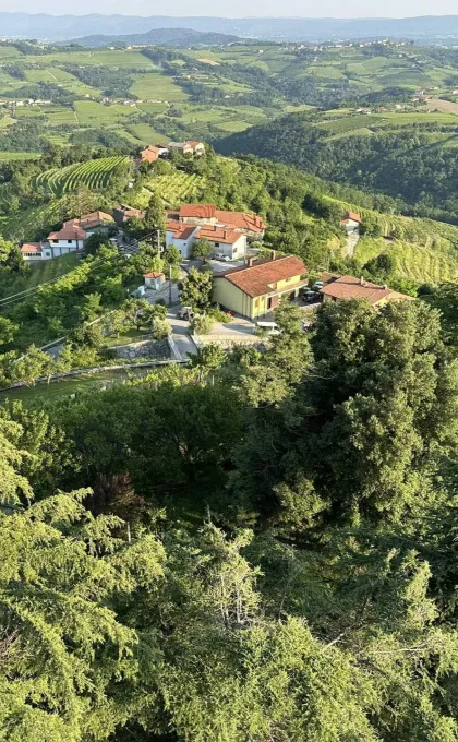 Luftaufnahme der Region Goriska Brda.