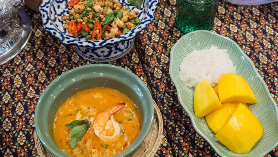 Curry und Reis sind Teil der thailändischen Küche