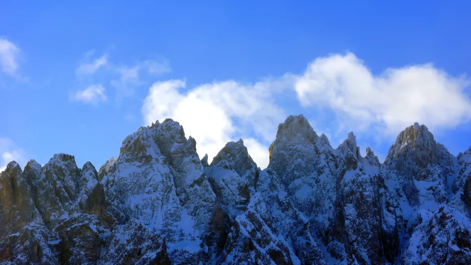 Blick auf den schneebedeckten Gipfel in Uganda