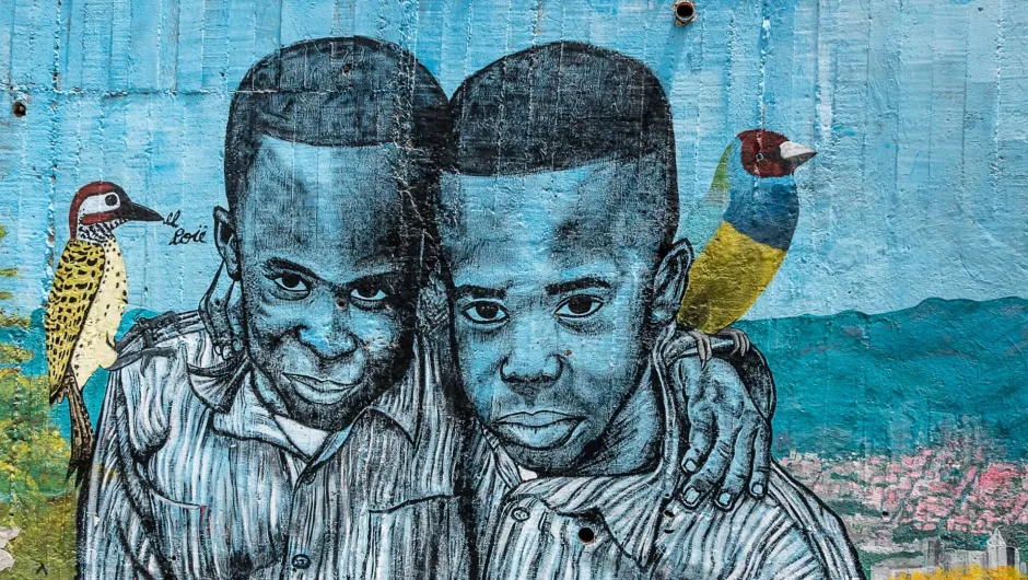 Kolumbien mit Kind: Straßenmalerei in Medellin