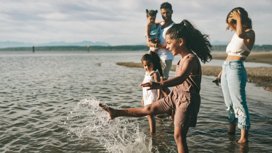 Familie am Strand in Costa Rica