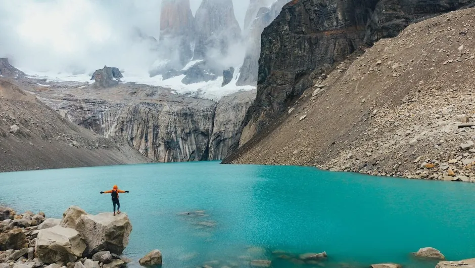 Beste Reiseziele im Dezember - blauer See im Torres-del-Paine-Nationalpark.