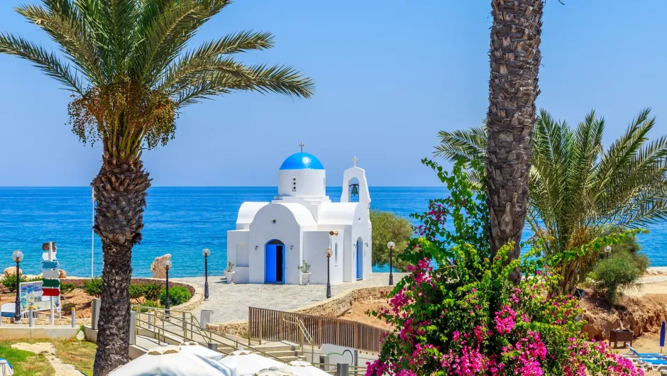 Flug nach Zypern, Küste in Protaras.