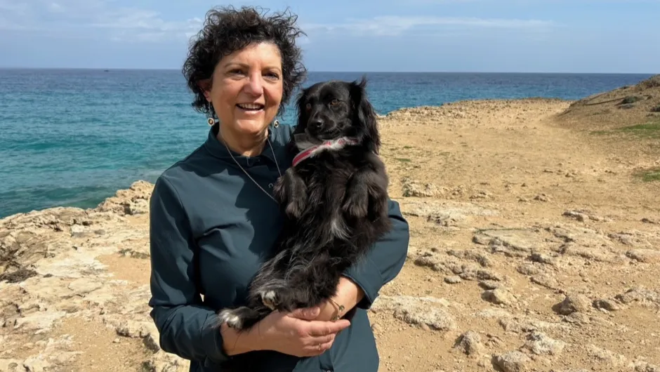 Niki und ihr Hund, Zypern Spezialistin.