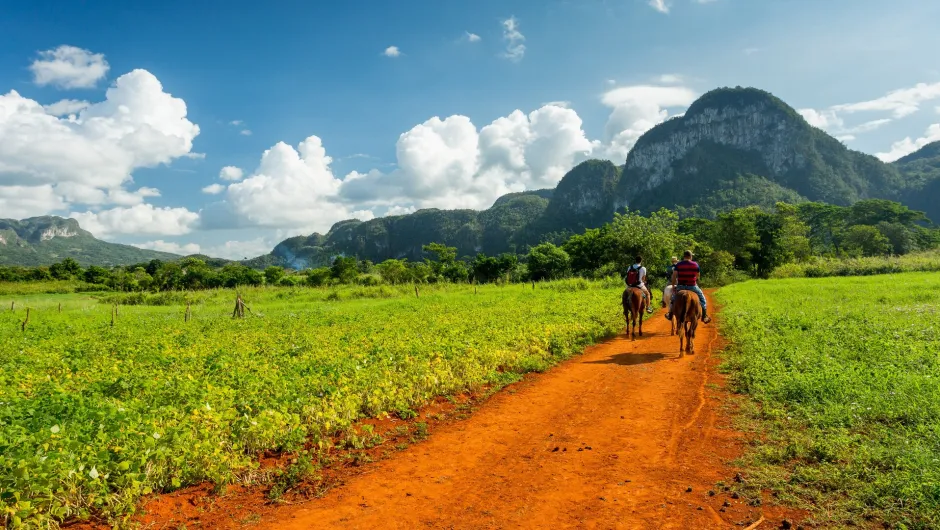 Slow Travel Kuba Rundreise, reiten in Vinales.