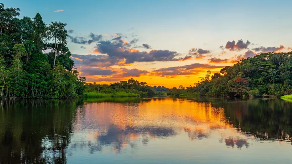  Authentische Suriname Rundreise. Sonnenuntergang in Suriname.