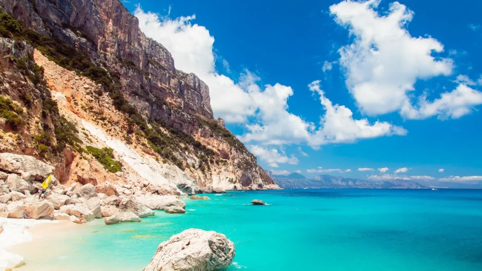 Ein Küste in Sardinien.