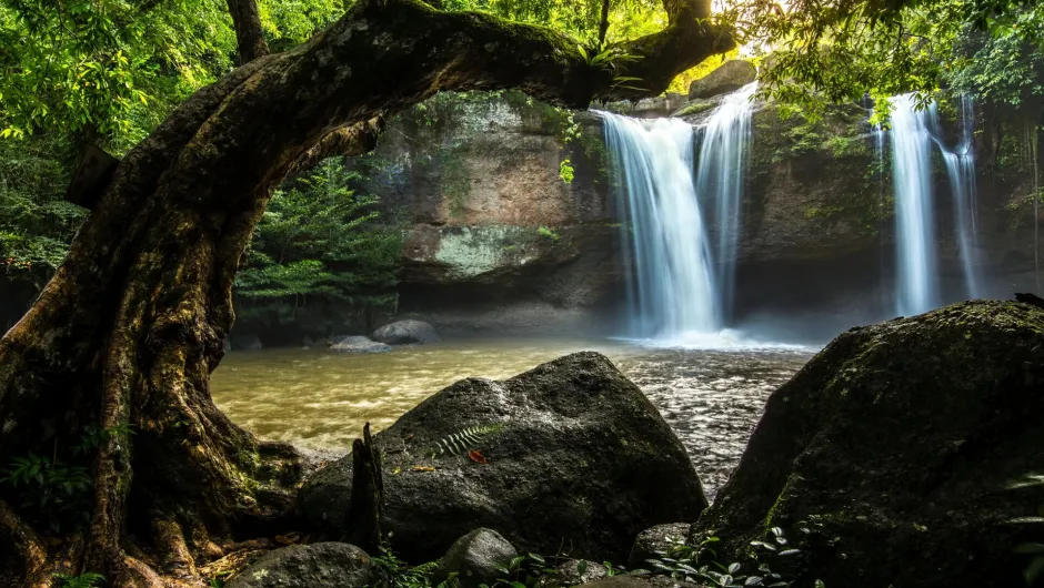 Individualreise Thailand: Erkundung von Wasserfällen und tiefen Dschungel