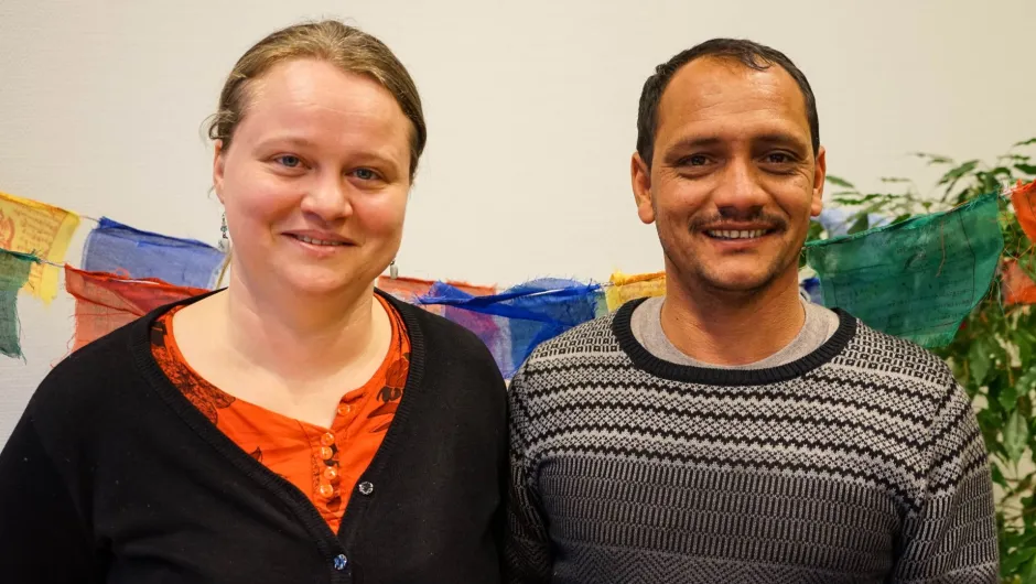 Unsere Resieexpertin Maaike mit ihrem nepalesischen Mann.